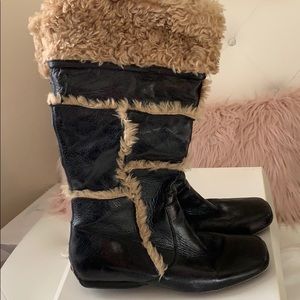 EUC Bakers Vintage Caitlyn Black Tan Fur Snow Boot